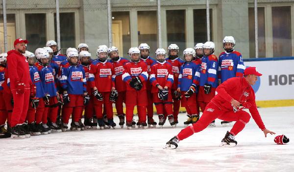 Александр Кожевников: «Почему страна вспоминает о молодежном хоккее лишь раз в год, когда выгодно НХЛ?»