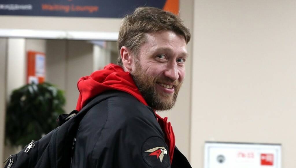 Алексей Бондарев: «В паузе на Кубок Первого канала «Витязь» провел мини-предсезонку. До плей-офф - семь очков, поборемся» Алексей Бондарев: «В паузе на Кубок Первого канала «Витязь» провел мини-предсезонку. До плей-офф - семь очков, поборемся»